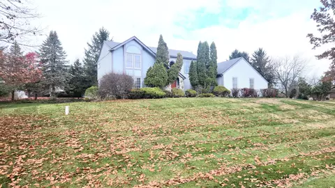 1660 Pond Shore Dr, Pittsfield, MI 48108
