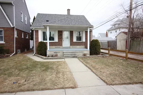 1028 Mollno St, Wyandotte, MI 48192