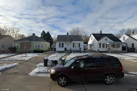 18794 Woodside St, Harper Woods, MI 48225
