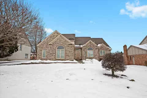 2126 Kennedy Dr, Rochester Hills, MI 48309