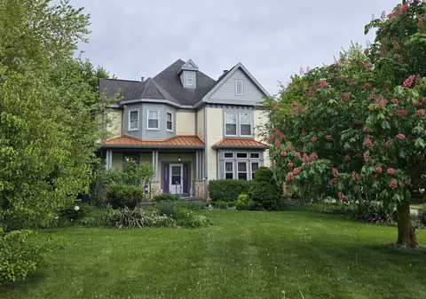 5971 Creekview Ct, Pittsfield, MI 48108