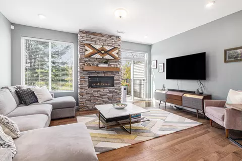 2759 Bristol Ridge Dr, Ann Arbor, MI 48105