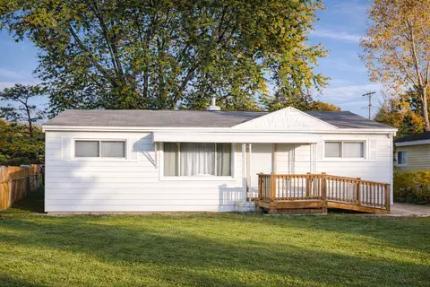 13747 Humphrey St, Southgate, MI 48195