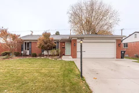 14220 Knolson St, Livonia, MI 48154