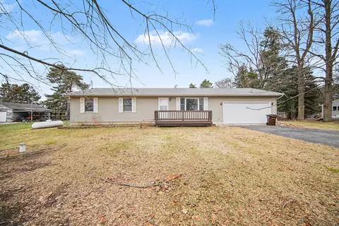 4025 Oakley Rd, Stockbridge, MI 49285