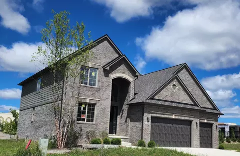 3110 Raffler Dr, Rochester Hills, MI 48307