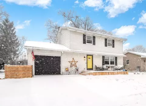 1042 Oram Dr, Adrian, MI 49221