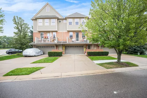 56607 Long Island Dr, Shelby Township, MI 48316