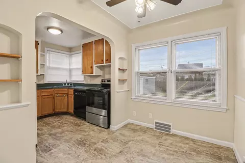 1377 Mill St, Lincoln Park, MI 48146