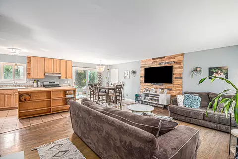 916 Patricia Ave, Ann Arbor, MI 48103