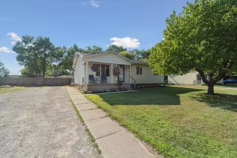 331 Scarlett Oak Ln, Perry, MI 48872