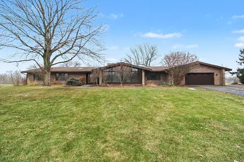 2827 Fairway Dr, Lodi, MI 48176