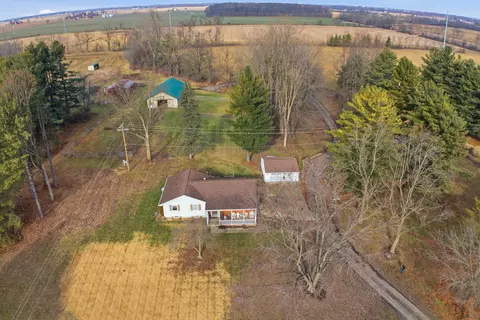 9378 Smith Rd, Macon, MI 49286