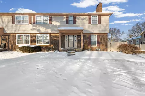 21053 E Glen Haven Cir, Northville, MI 48167