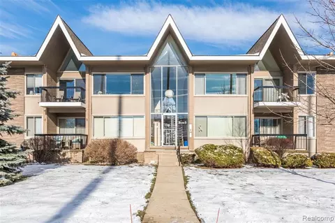 1997 Klingensmith Road Unit Rd #55, Bloomfield Township, MI 48302