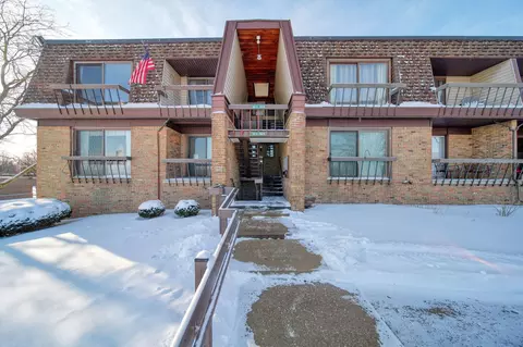 710 Lakeshire Trail Unit Trl #201E, Adrian, MI 49221