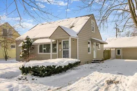 1330 Minnesota Ave, Marysville, MI 48040