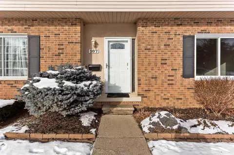 207 Astor Boulevard Unit Blvd #18, Belleville, MI 48111