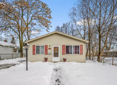 8285 Packard Ave, Warren, MI 48089