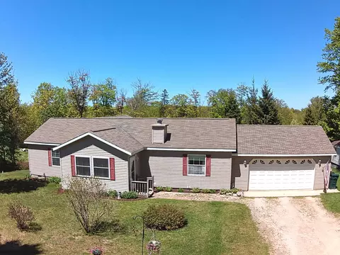 21652 Ridge Rd, Burt, MI 49839