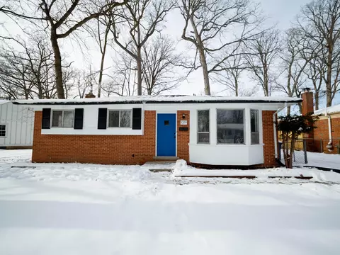 1019 Hasper Dr, Ann Arbor, MI 48103