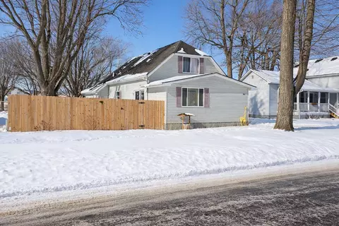 261 N Mary St, Marine City, MI 48039
