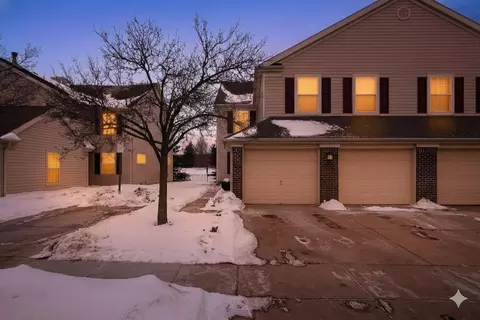 291 Victoria Dr, Dexter, MI 48130