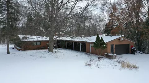 22900 Thorncliffe St, Southfield, MI 48033