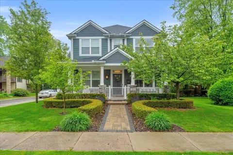 303 Terry Ave, Rochester, MI 48307
