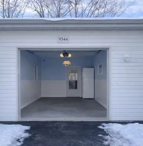 9544 Woodside Cir, Grand Blanc, MI 48439