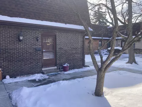 5065 Crooks UNIT ROYAL, Royal Oak, MI 48073