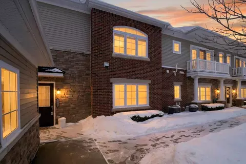 5635 Arbor Chase Dr, Scio, MI 48103