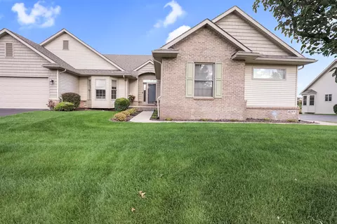 6277 Northridge Woods Dr, Brighton, MI 48116