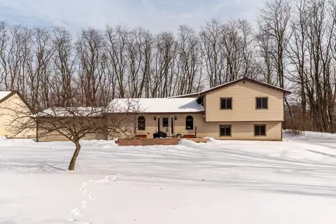 8655 Joeys Dr, Putnam, MI 48169
