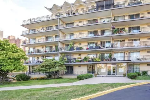 8300 E Jefferson Avenue Unit Ave #104, Detroit, MI 48209