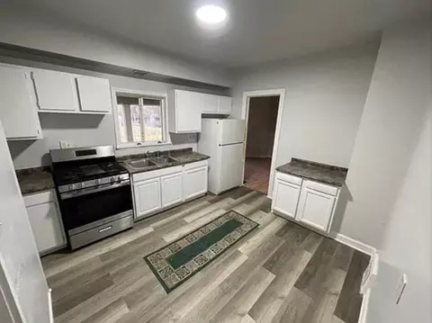 1013 Maple Ave, Jackson, MI 49203