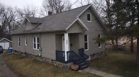 1013 Maple Ave, Jackson, MI 49203