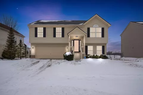 7378 Maplelawn Dr, Ypsilanti, MI 48197