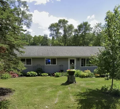1089 Penarth St, Commerce, MI 48382