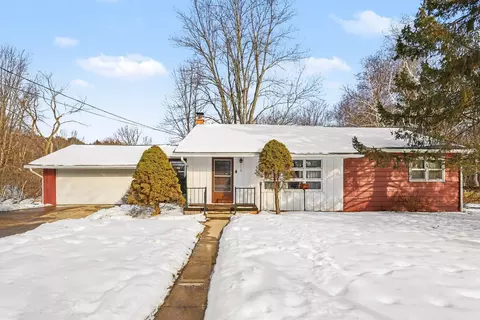 119 Maple, Stockbridge, MI 49285