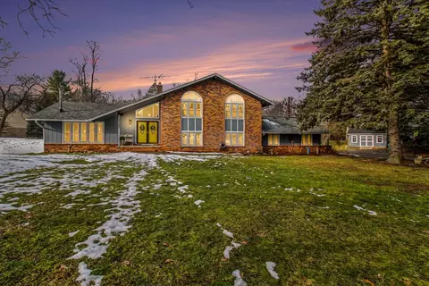 5060 Glenway Dr, Genoa, MI 48116