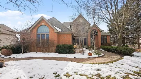 5139 Polo Fields Dr, Scio, MI 48103