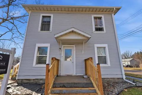 719 N Clinton Ave, Saint Johns, MI 48879