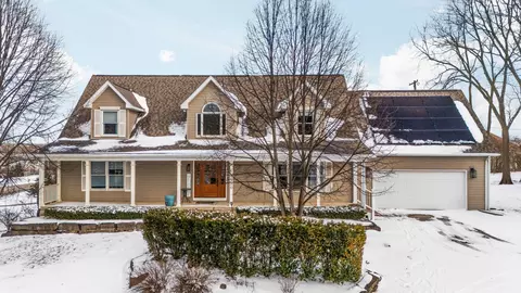 4490 N Squirrel Rd, Auburn Hills, MI 48326