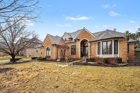 372 Overlook Dr, Oxford, MI 48371