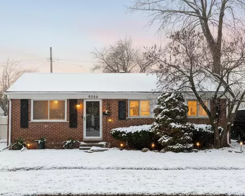 9286 Chamberlain St, Romulus, MI 48174