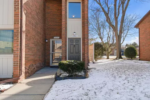 33667 Pondview Circle Building 12 Unit Cir #151, Livonia, MI 48152