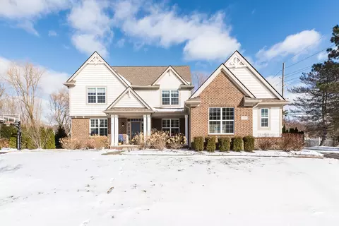 5222 Sandlewood Dr, Commerce, MI 48382