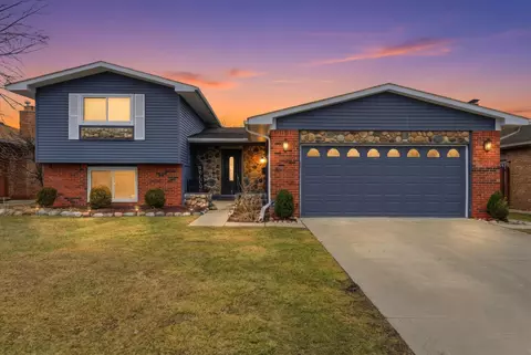6622 Carriage Hills Dr, Canton, MI 48187
