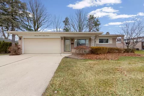 38706 Roycroft St, Livonia, MI 48154
